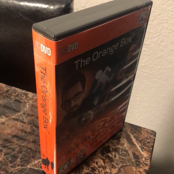 The Orange Box Half-Life 2: Episode Two Team Fortress 2 & include Episode One - Picture 3 of 8